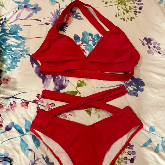 New never worn Red Criss Cross two piece bikini Medium - Picture 4 of 5